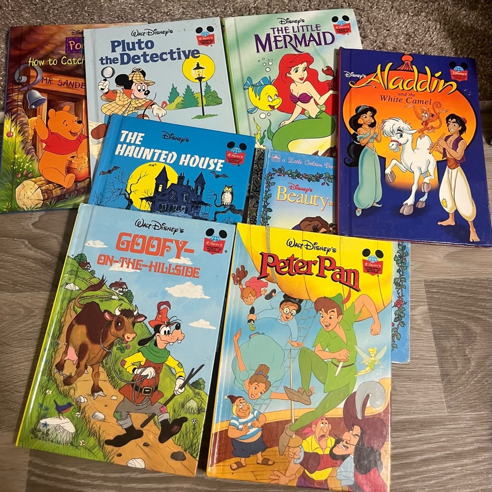 DISNEY book bundle !